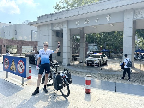 华宇平台登录：骑行18个国家、逾1万公里！同济教授历时156天从荷兰骑到上海
